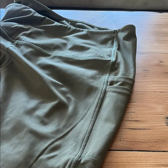 Baleaf Women's Olive Leggings - Picture 3 of 5